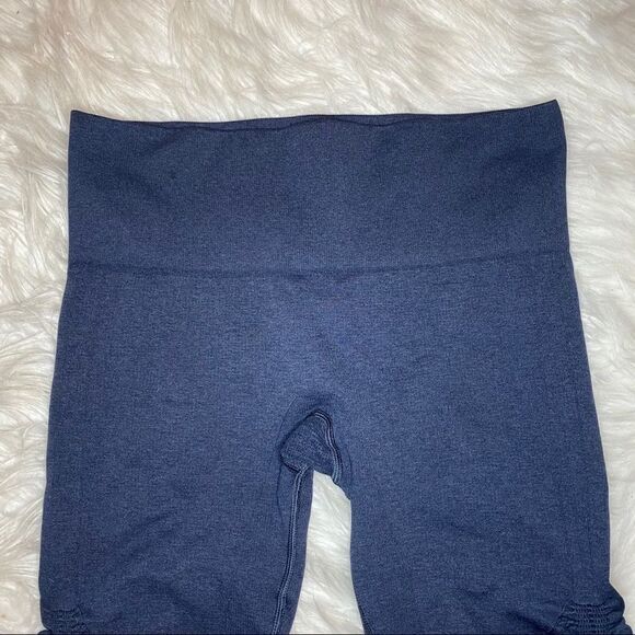 Lululemon In the Flow Crop II - Picture 5 of 12